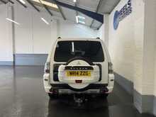 Mitsubishi Shogun 3.2 DI-DC SG2 SUV 5dr Diesel Auto 4WD Euro 5 LWB (197 ps) - U2293