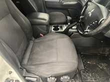 Mitsubishi Shogun 3.2 DI-DC SG2 SUV 5dr Diesel Auto 4WD Euro 5 LWB (197 ps) - U2293