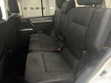 Mitsubishi Shogun 3.2 DI-DC SG2 SUV 5dr Diesel Auto 4WD Euro 5 LWB (197 ps) - U2293