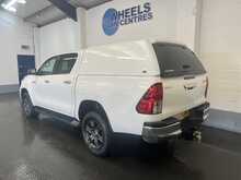 Toyota Hilux 2.4 D-4D Icon Pickup Double Cab 4dr Diesel Auto 4WD Euro 6 (s/s) (150 ps) - U2298