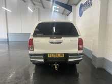 Toyota Hilux 2.4 D-4D Icon Pickup Double Cab 4dr Diesel Auto 4WD Euro 6 (s/s) (150 ps) - U2298