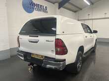 Toyota Hilux 2.4 D-4D Icon Pickup Double Cab 4dr Diesel Auto 4WD Euro 6 (s/s) (150 ps) - U2298