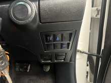 Toyota Hilux 2.4 D-4D Icon Pickup Double Cab 4dr Diesel Auto 4WD Euro 6 (s/s) (150 ps) - U2298