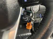 Toyota Hilux 2.4 D-4D Icon Pickup Double Cab 4dr Diesel Auto 4WD Euro 6 (s/s) (150 ps) - U2298