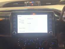 Toyota Hilux 2.4 D-4D Icon Pickup Double Cab 4dr Diesel Auto 4WD Euro 6 (s/s) (150 ps) - U2298