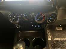 Toyota Hilux 2.4 D-4D Icon Pickup Double Cab 4dr Diesel Auto 4WD Euro 6 (s/s) (150 ps) - U2298