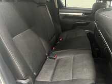 Toyota Hilux 2.4 D-4D Icon Pickup Double Cab 4dr Diesel Auto 4WD Euro 6 (s/s) (150 ps) - U2298