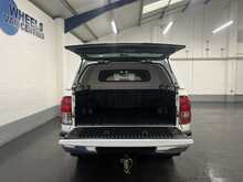 Toyota Hilux 2.4 D-4D Icon Pickup Double Cab 4dr Diesel Auto 4WD Euro 6 (s/s) (150 ps) - U2298
