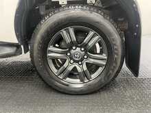 Toyota Hilux 2.4 D-4D Icon Pickup Double Cab 4dr Diesel Auto 4WD Euro 6 (s/s) (150 ps) - U2298