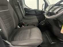 Iveco Daily 2.3D HPI 14V 35C 3450 Dropside 2dr Diesel Manual L4 Euro 6 (s/s) (DRW) (136 ps) 2.3 2dr Dropside - U2316