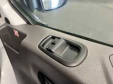 Ford Transit 350 EcoBlue Leader 2.0 2dr Luton Manual Diesel - U2320