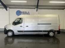 Renault Master 2.3 dCi 35 Business+ Panel Van 4dr Diesel Manual FWD LWB Medium Roof Euro 6 (135 ps) - U2356