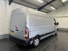 Renault Master 2.3 dCi 35 Business+ Panel Van 4dr Diesel Manual FWD LWB Medium Roof Euro 6 (135 ps) - U2356