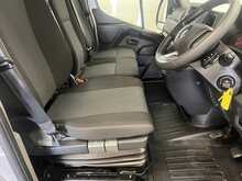 Renault Master 2.3 dCi 35 Business+ Panel Van 4dr Diesel Manual FWD LWB Medium Roof Euro 6 (135 ps) - U2356