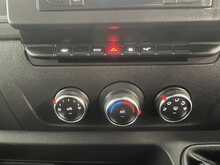Renault Master 2.3 dCi 35 Business+ Panel Van 4dr Diesel Manual FWD LWB Medium Roof Euro 6 (135 ps) - U2356