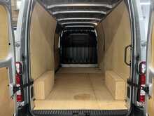 Renault Master 2.3 dCi 35 Business+ Panel Van 4dr Diesel Manual FWD LWB Medium Roof Euro 6 (135 ps) - U2356