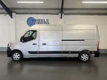 Renault Master 2.3 dCi 35 Business+ Panel Van 4dr Diesel Manual FWD LWB Medium Roof Euro 6 (135 ps) - U2359