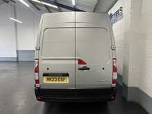 Renault Master 2.3 dCi 35 Business+ Panel Van 4dr Diesel Manual FWD LWB Medium Roof Euro 6 (135 ps) - U2359