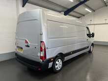 Renault Master 2.3 dCi 35 Business+ Panel Van 4dr Diesel Manual FWD LWB Medium Roof Euro 6 (135 ps) - U2359