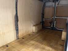 Renault Master 2.3 dCi 35 Business+ Panel Van 4dr Diesel Manual FWD LWB Medium Roof Euro 6 (135 ps) - U2359