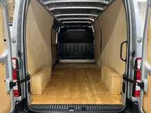 Renault Master 2.3 dCi 35 Business+ Panel Van 4dr Diesel Manual FWD LWB Medium Roof Euro 6 (135 ps) - U2359