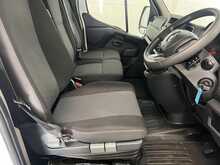 Renault Master Master 2.3 dCi 35 Business+ FWD LWB Medium Roof Euro 6 4dr - U237