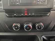 Renault Master Master 2.3 dCi 35 Business+ FWD LWB Medium Roof Euro 6 4dr - U237