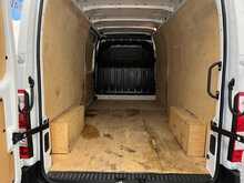Renault Master Master 2.3 dCi 35 Business+ FWD LWB Medium Roof Euro 6 4dr - U237