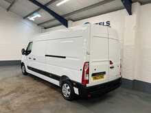Renault Master Master 2.3 dCi 35 Business+ FWD LWB Medium Roof Euro 6 4dr - U238