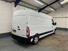Renault Master Master 2.3 dCi 35 Business+ FWD LWB Medium Roof Euro 6 4dr - U238