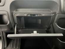 Vauxhall Movano L3 Luton Van with Tail-lift  2.3 CDTi 3500 2.3 2dr Luton Manual Diesel - U2414