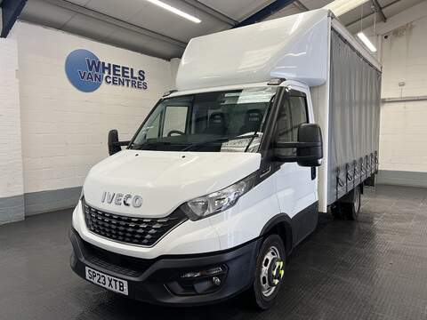 Iveco Daily 2.3D HPI 14V 35C 3750 2dr Diesel HiMatic L3 Euro 6 (s/s) (DRW) (136 ps) 2.3 2dr 2.3 2dr Curtain Side Automatic Diesel