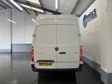 Mercedes-Benz Sprinter 2.0 315 CDI PRO Panel Van 5dr Diesel G-Tronic RWD L3 H2 Euro 6 (s/s) (150 ps) - U2424