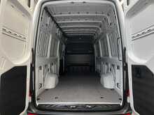 Mercedes-Benz Sprinter 2.0 315 CDI PRO Panel Van 5dr Diesel G-Tronic RWD L3 H2 Euro 6 (s/s) (150 ps) - U2424