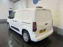 Vauxhall Combo 1.5 Turbo D 2000 Sportive Panel Van 4dr Diesel Manual L1 H1 Euro 6 (100 ps) - U2435
