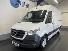 Mercedes-Benz Sprinter 2.0 317 CDI Premium Panel Van 5dr Diesel Automatic RWD L2 H2 Euro 6 (s/s) (170 ps) 2.0 5dr Panel Van - U2443