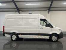 Mercedes-Benz Sprinter 2.0 317 CDI Premium Panel Van 5dr Diesel Automatic RWD L2 H2 Euro 6 (s/s) (170 ps) 2.0 5dr Panel Van - U2443