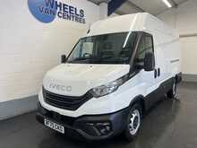 Iveco Daily 2.3D HPI 14V 35S 3520 Panel Van 5dr Diesel HiMatic MWB H2 Euro 6 (s/s) (136 ps) - U2460