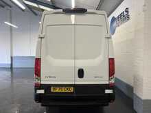 Iveco Daily 2.3D HPI 14V 35S 3520 Panel Van 5dr Diesel HiMatic MWB H2 Euro 6 (s/s) (136 ps) - U2460