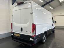 Iveco Daily 2.3D HPI 14V 35S 3520 Panel Van 5dr Diesel HiMatic MWB H2 Euro 6 (s/s) (136 ps) - U2460