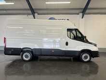 Iveco Daily 2.3D HPI 14V 35S 3520 Panel Van 5dr Diesel HiMatic MWB H2 Euro 6 (s/s) (136 ps) - U2460