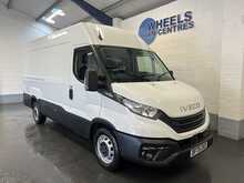 Iveco Daily 2.3D HPI 14V 35S 3520 Panel Van 5dr Diesel HiMatic MWB H2 Euro 6 (s/s) (136 ps) - U2460