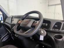 Iveco Daily 2.3D HPI 14V 35S 3520 Panel Van 5dr Diesel HiMatic MWB H2 Euro 6 (s/s) (136 ps) - U2460