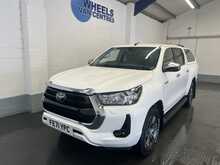 Toyota Hilux 2.4 D-4D Icon Pickup Double Cab 4dr Diesel Auto 4WD Euro 6 (s/s) (150 ps) - U2462
