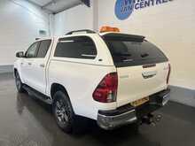 Toyota Hilux 2.4 D-4D Icon Pickup Double Cab 4dr Diesel Auto 4WD Euro 6 (s/s) (150 ps) - U2462