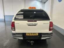 Toyota Hilux 2.4 D-4D Icon Pickup Double Cab 4dr Diesel Auto 4WD Euro 6 (s/s) (150 ps) - U2462