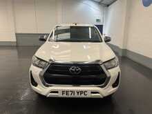 Toyota Hilux 2.4 D-4D Icon Pickup Double Cab 4dr Diesel Auto 4WD Euro 6 (s/s) (150 ps) - U2462