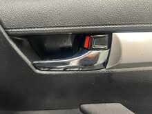 Toyota Hilux 2.4 D-4D Icon Pickup Double Cab 4dr Diesel Auto 4WD Euro 6 (s/s) (150 ps) - U2462