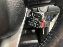 Toyota Hilux 2.4 D-4D Icon Pickup Double Cab 4dr Diesel Auto 4WD Euro 6 (s/s) (150 ps) - U2462