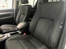 Toyota Hilux 2.4 D-4D Icon Pickup Double Cab 4dr Diesel Auto 4WD Euro 6 (s/s) (150 ps) - U2462